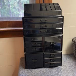 Stackable makeup storage